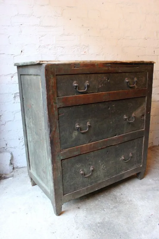 A Fantastic George III c.1780 Estate-Made Provincial Oak Chest of Drawers