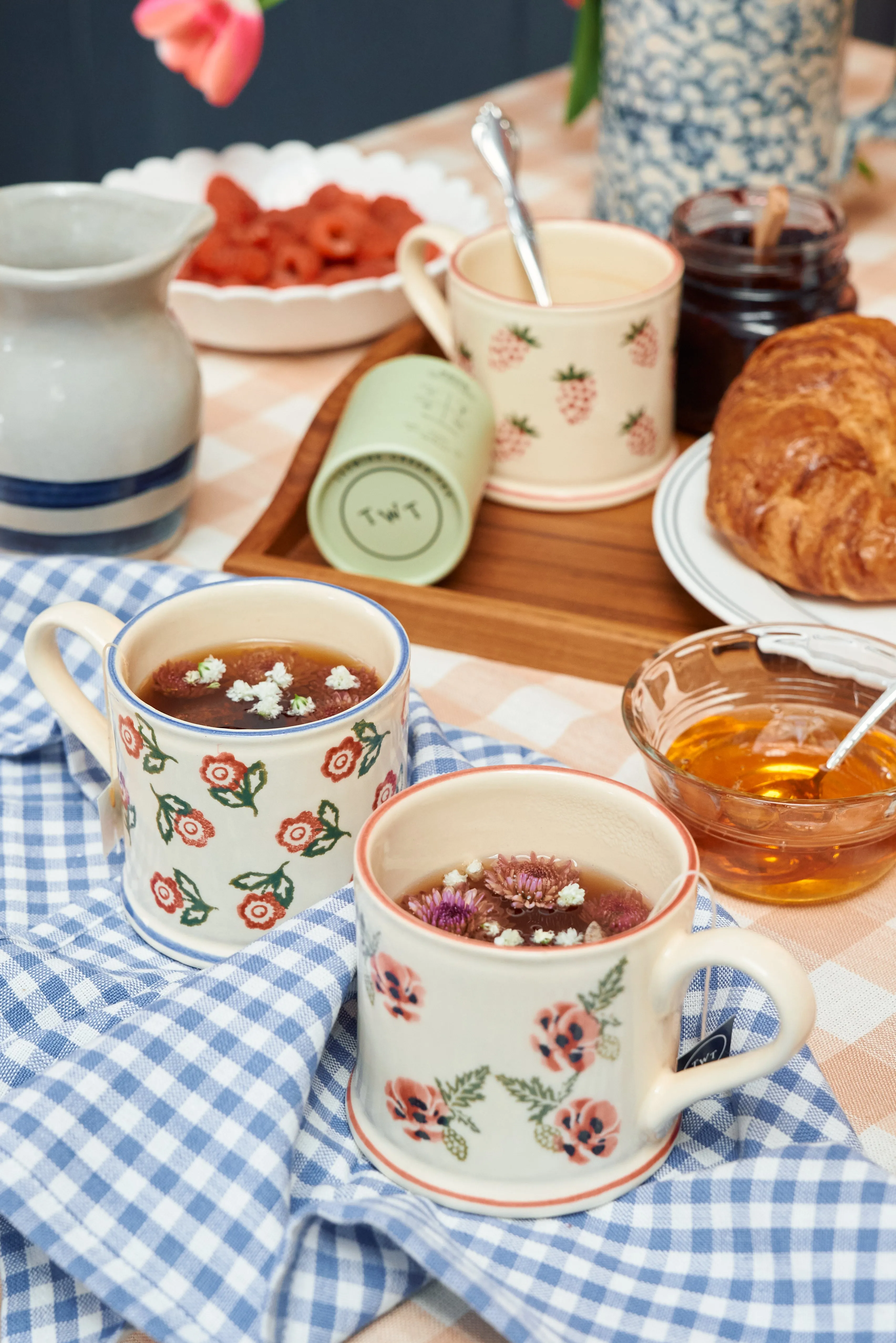 Scattered Rose Mug